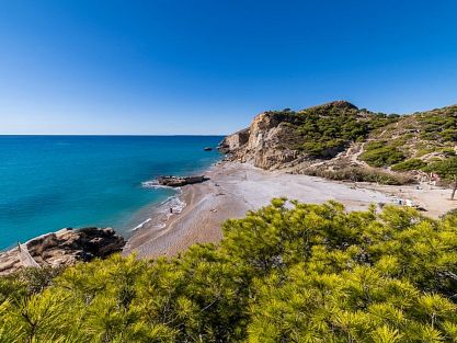 The sun chooses La Caleta at Montíboli to show its best version