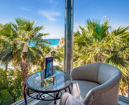 Alhambra Salon Montiboli