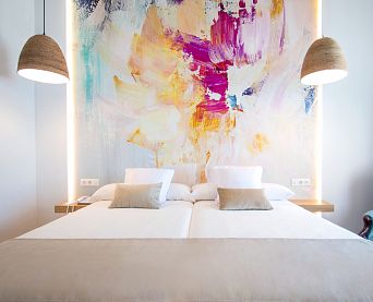 Double bed in the Contemporary Double room