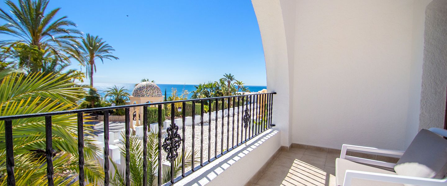 Contemporary Double with Lounge