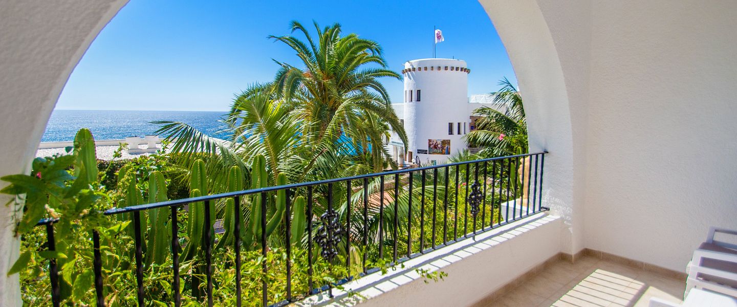 Contemporary Double with Lounge