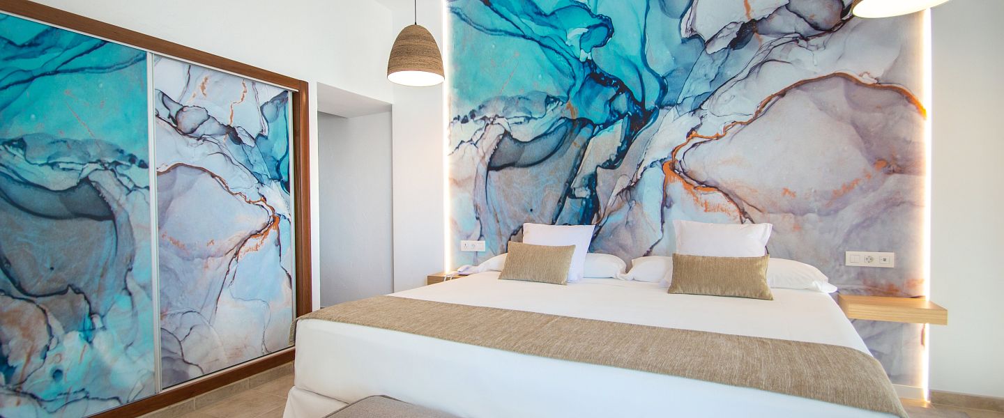 Contemporary Double with Lounge