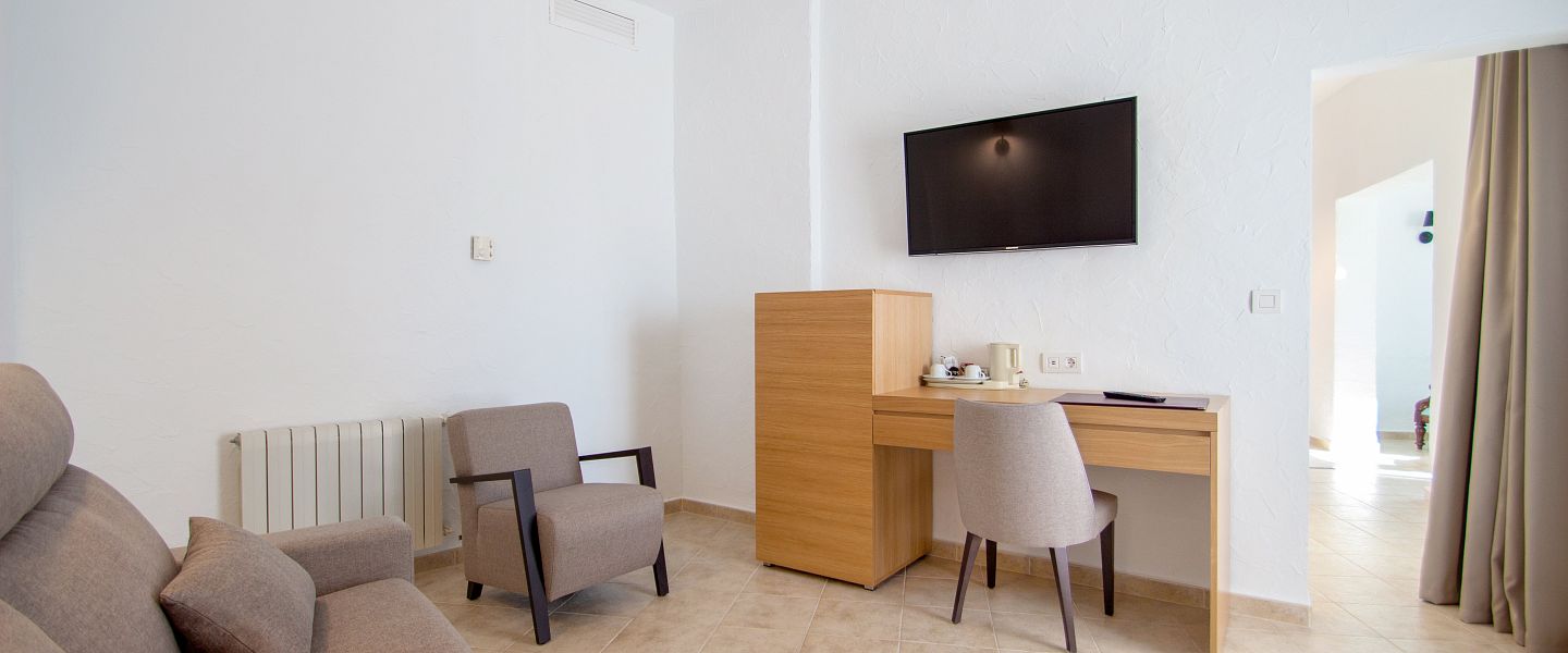 Contemporary Double with Lounge