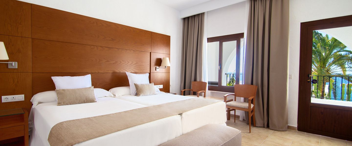 Contemporary Double with Lounge