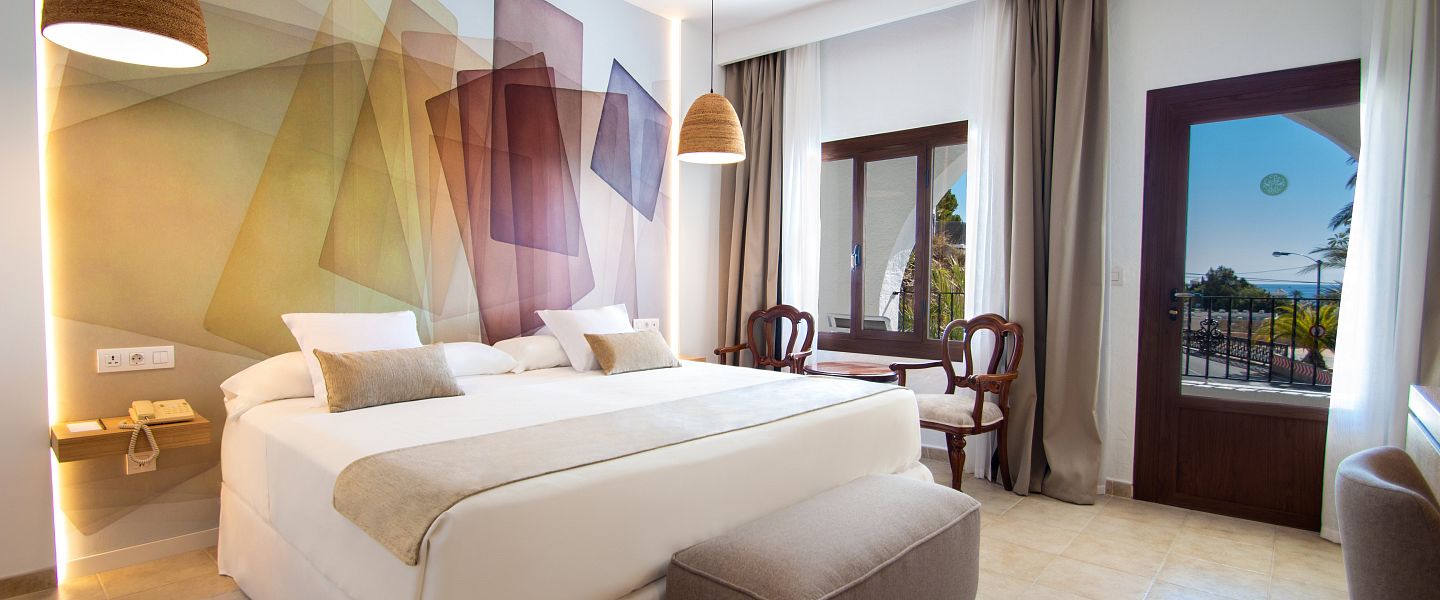 Contemporary Double with Lounge