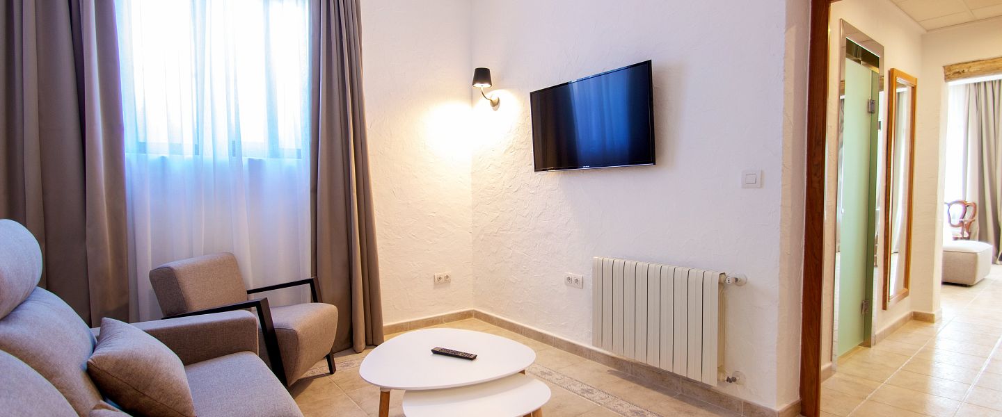 Contemporary Double with Lounge