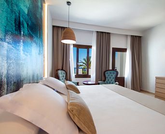 Double bed in the room