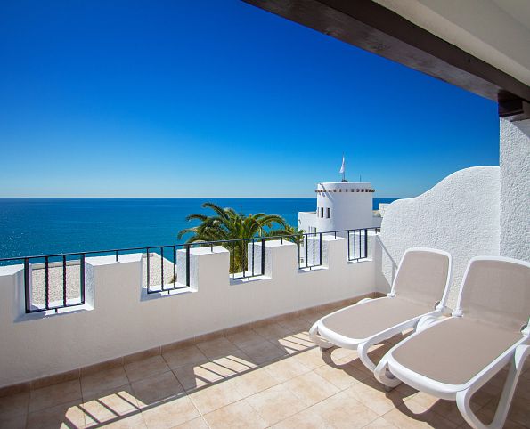 Contemporary Double with Lounge