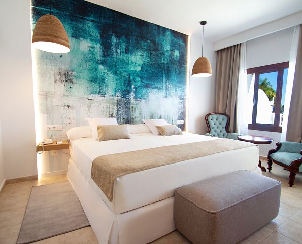 Contemporary Double with Lounge