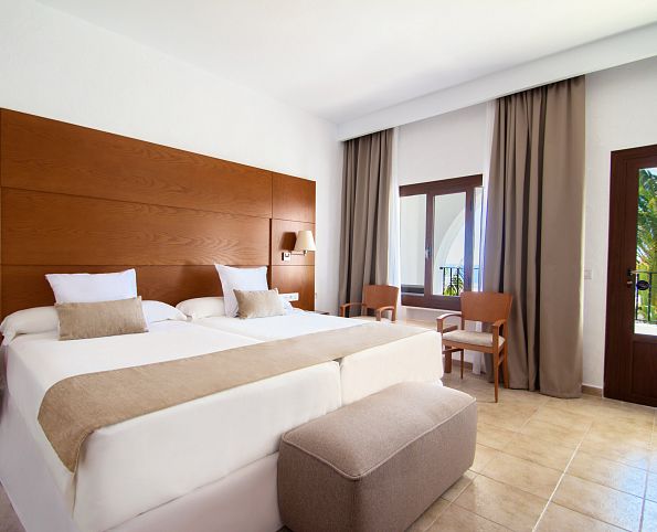 Contemporary Double with Lounge