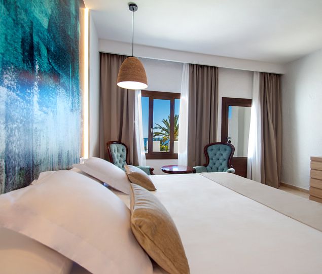 Double bed in the room