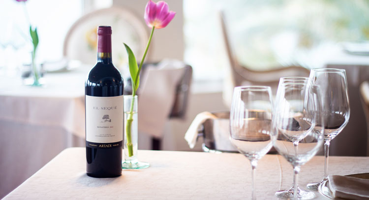 The best Monastrel wines combined with the loquats