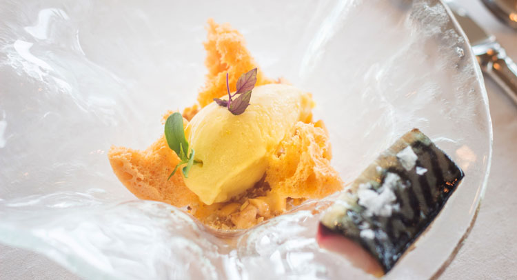 Plates made with loquat at Hotel Servigroup Montíboli