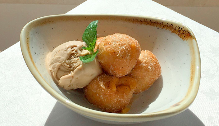 Pumpkin buñuelos with chestnut ice cream Pumpkin dessert for Halloween 2017