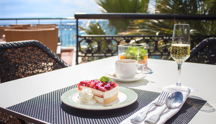 VIP snacks on the Alhambra terrace