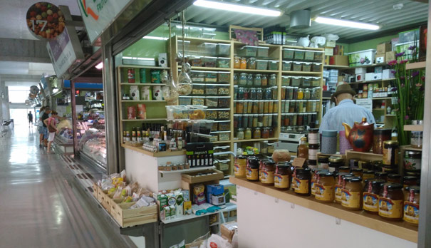 Shopping in Villajoyosa’s food market